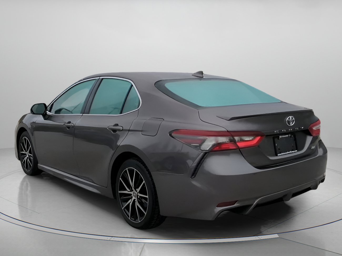 Used 2022 Toyota Camry SE w/ Carpet Mat Package (TMS) image 21