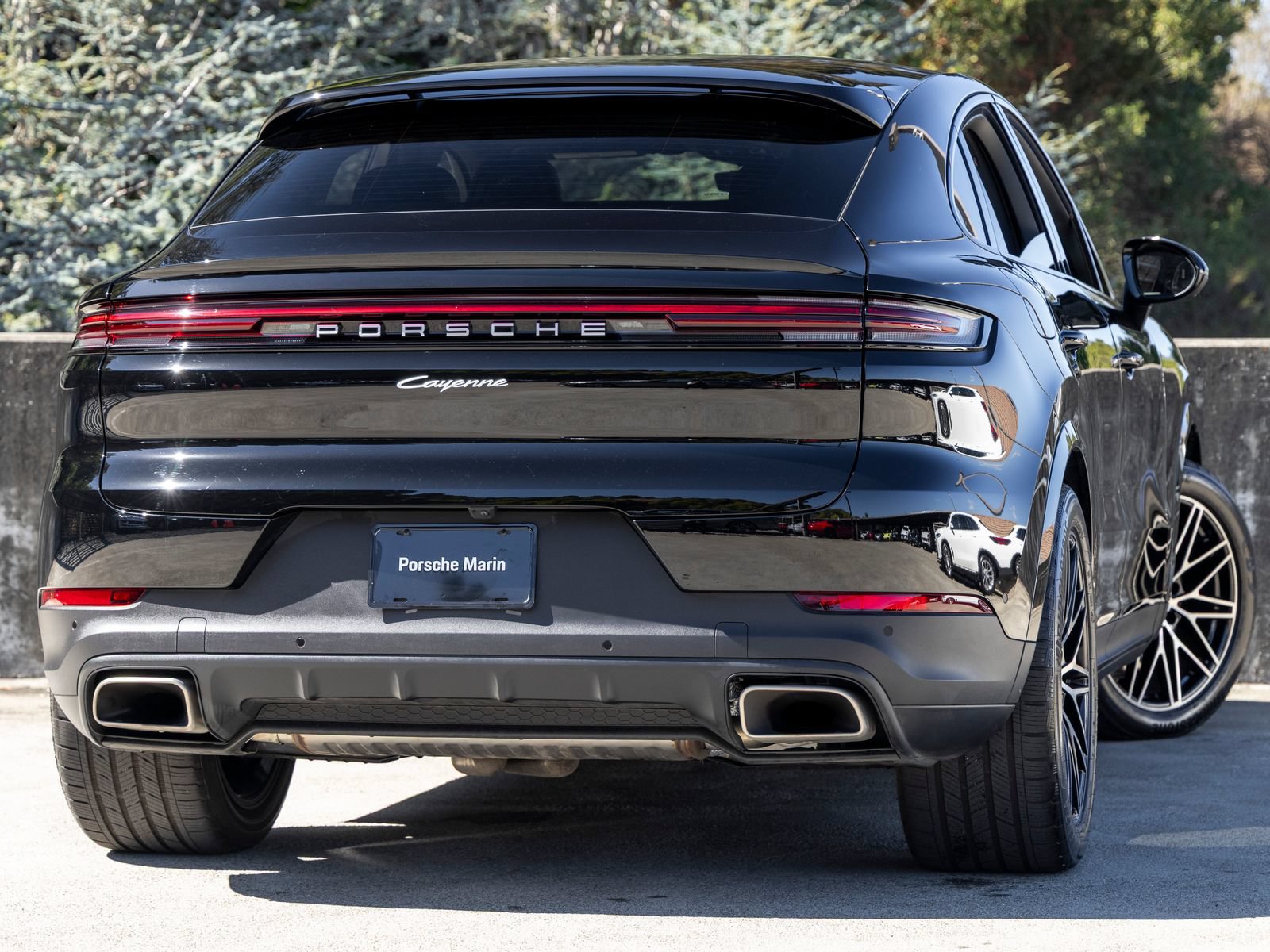 Used 2024 Porsche Cayenne Coupe AWD/4WD image 11