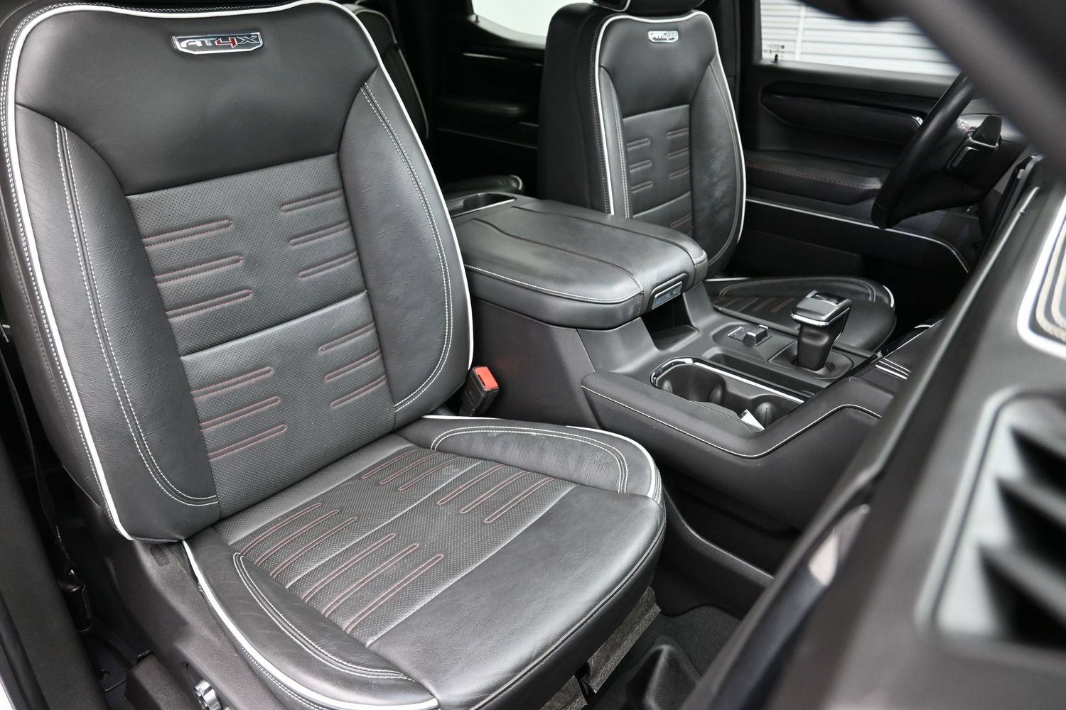Used 2024 GMC Sierra 1500 AT4X AWD/4WD image 41