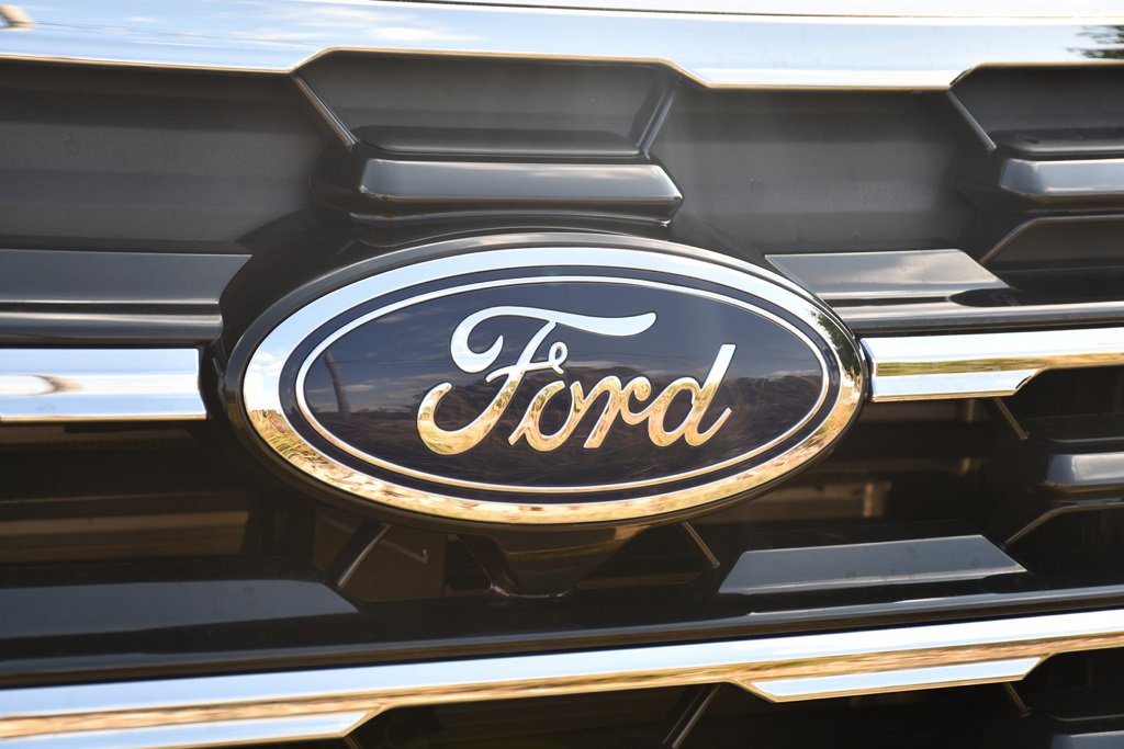 Used 2025 Ford Explorer Active w/ Active Comfort Package image 37