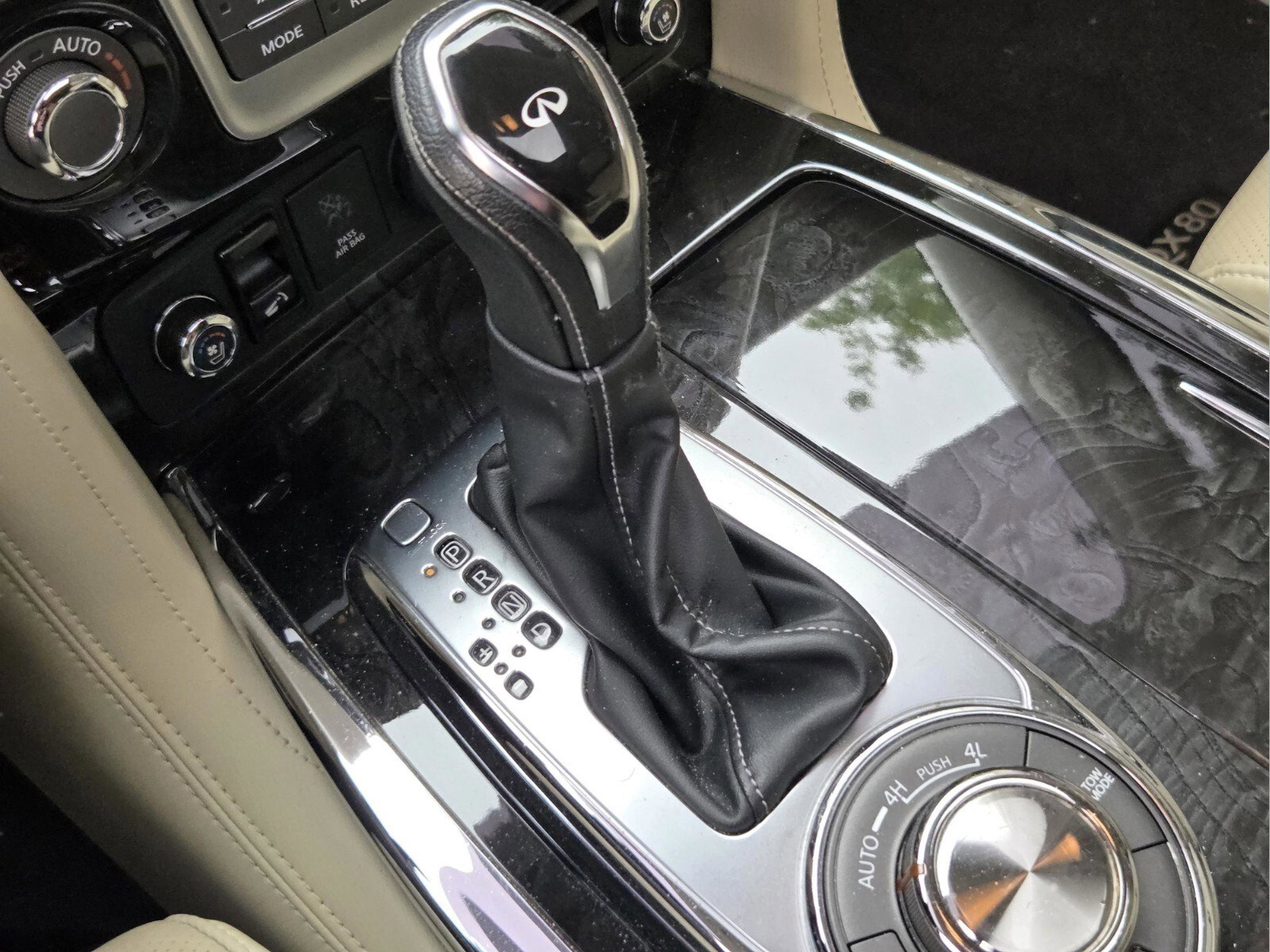 Used 2018 INFINITI QX80 4WD w/ Deluxe Technology Package image 32
