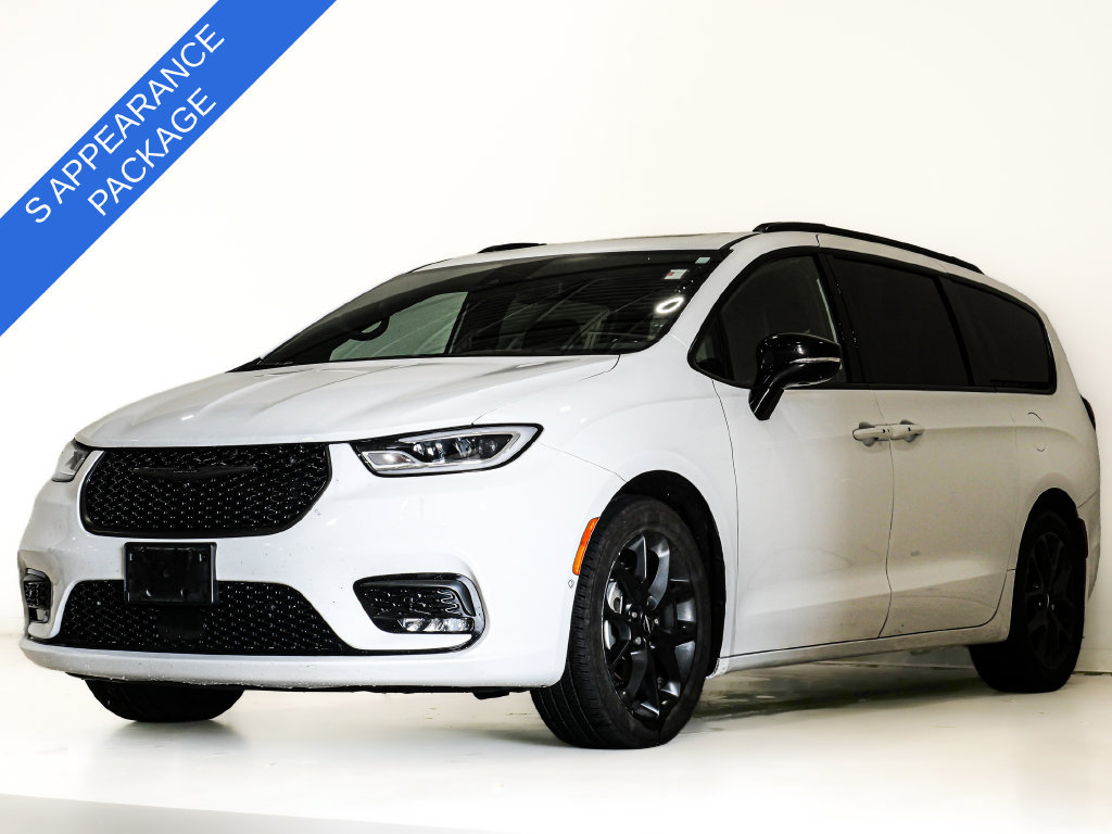 Used 2024 Chrysler Pacifica Limited w/ S Appearance Package FWD image 3