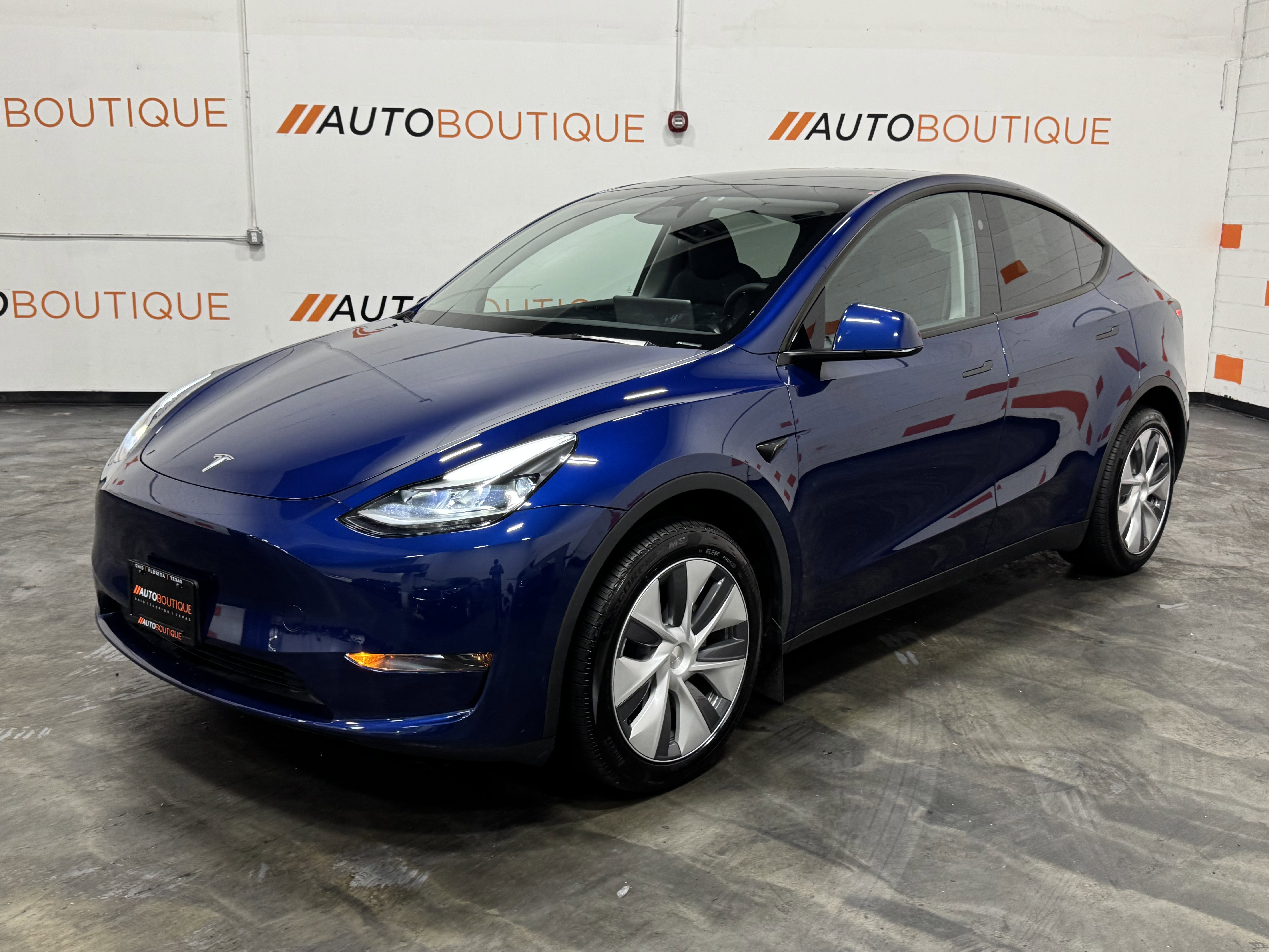 Used 2024 Tesla Model Y Long Range AWD/4WD image 34