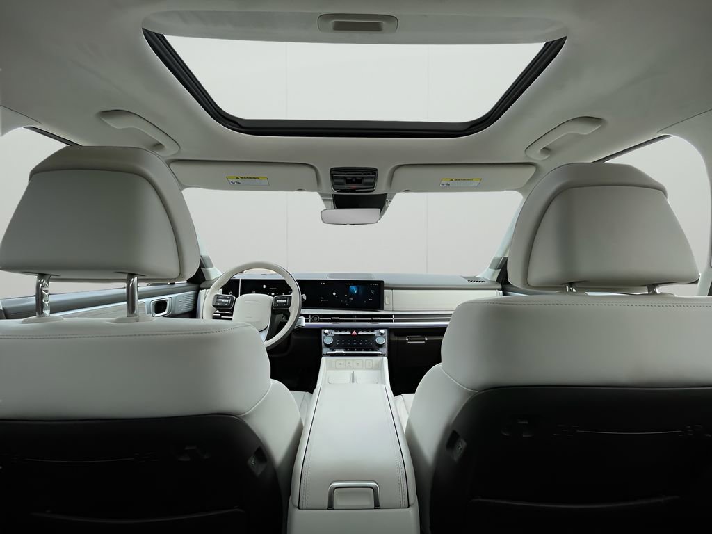 Used 2025 Hyundai Santa Fe Calligraphy image 32