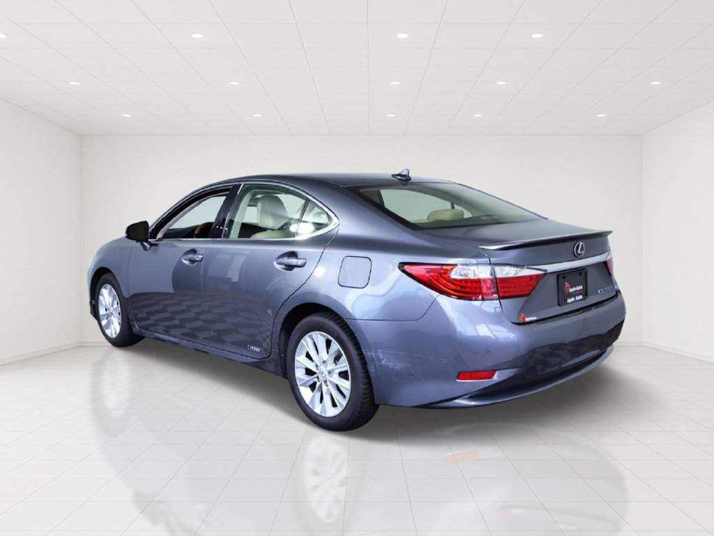 Used 2013 Lexus ES 300h w/ Luxury Pkg FWD image 4