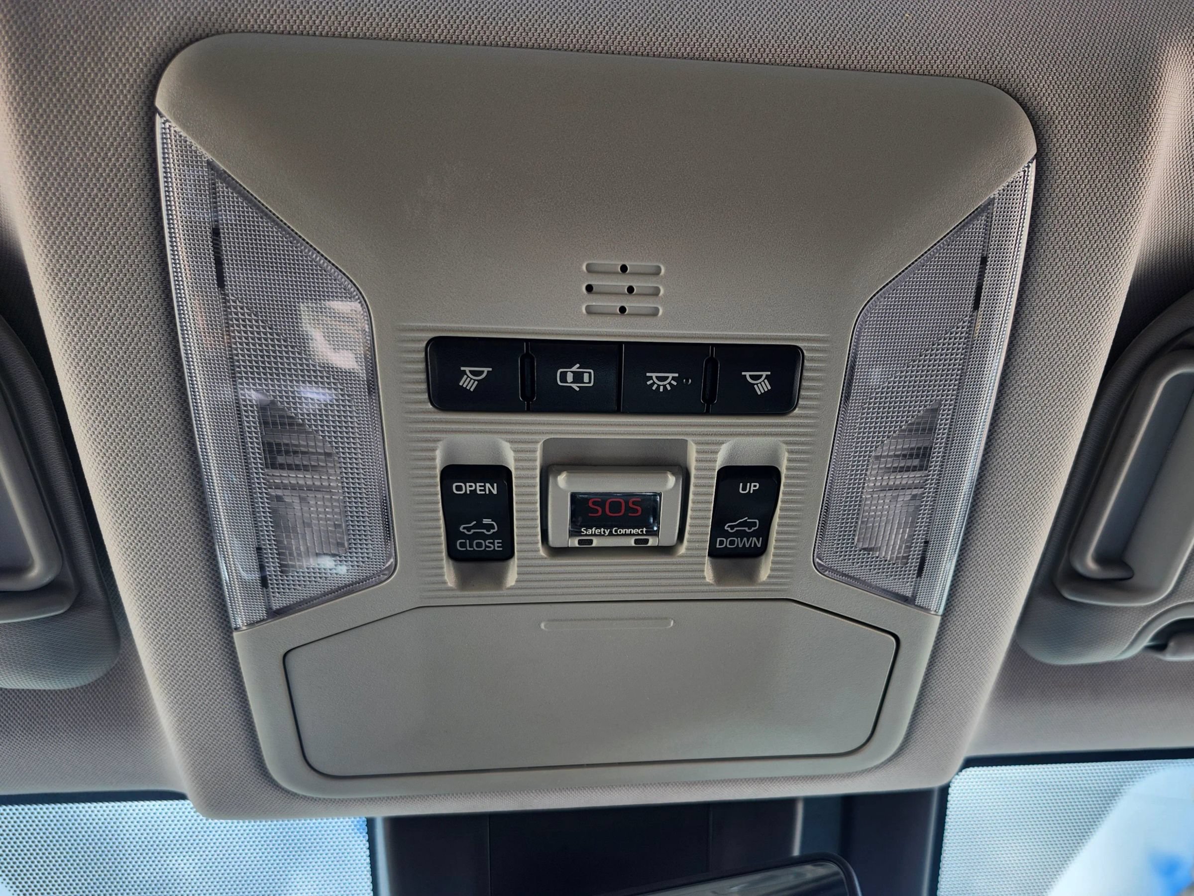 Used 2019 Toyota RAV4 Limited w/ Carpet Mat Package AWD/4WD image 28