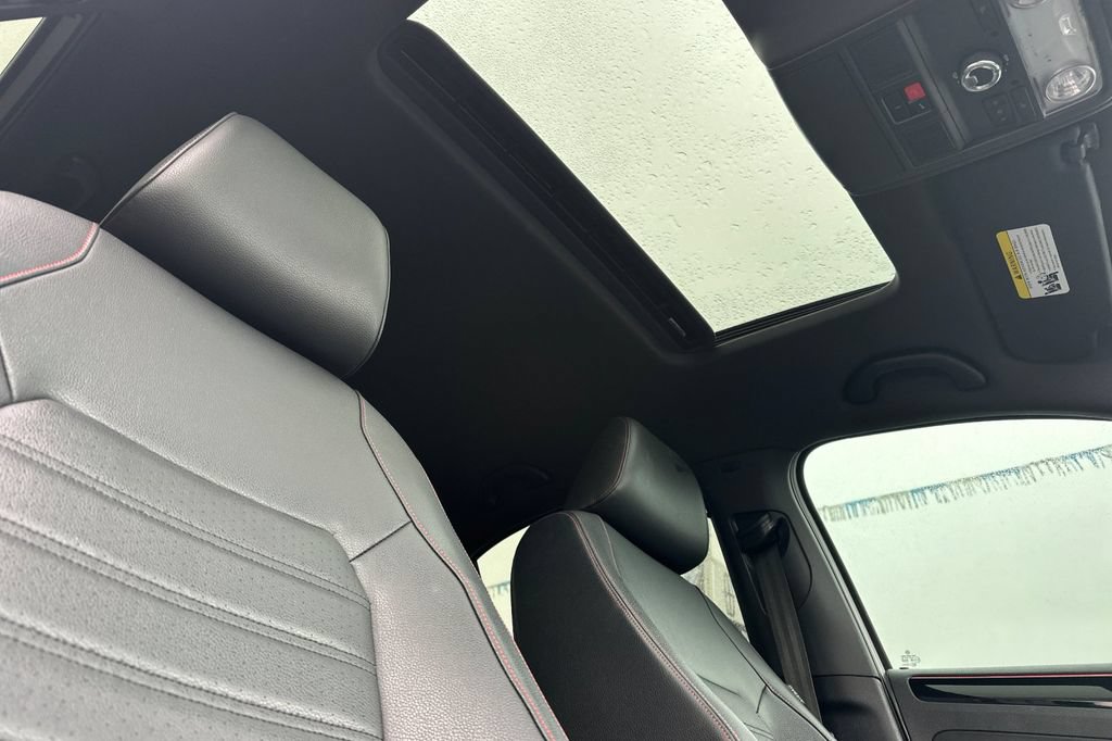Used 2018 Volkswagen Jetta GLI FWD image 16