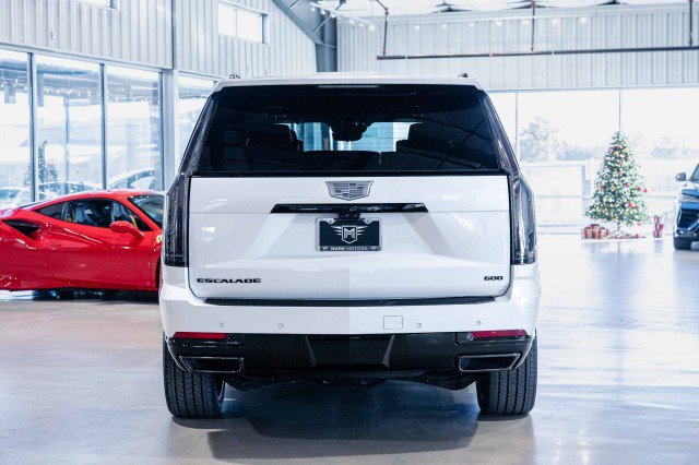 Used 2025 Cadillac Escalade Sport Platinum w/ LPO, ONYX Package image 5