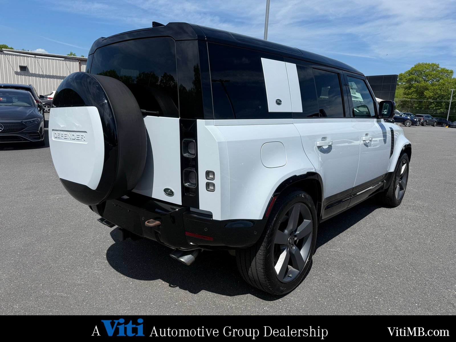 Used 2023 Land Rover Defender 110 V8 AWD/4WD image 8