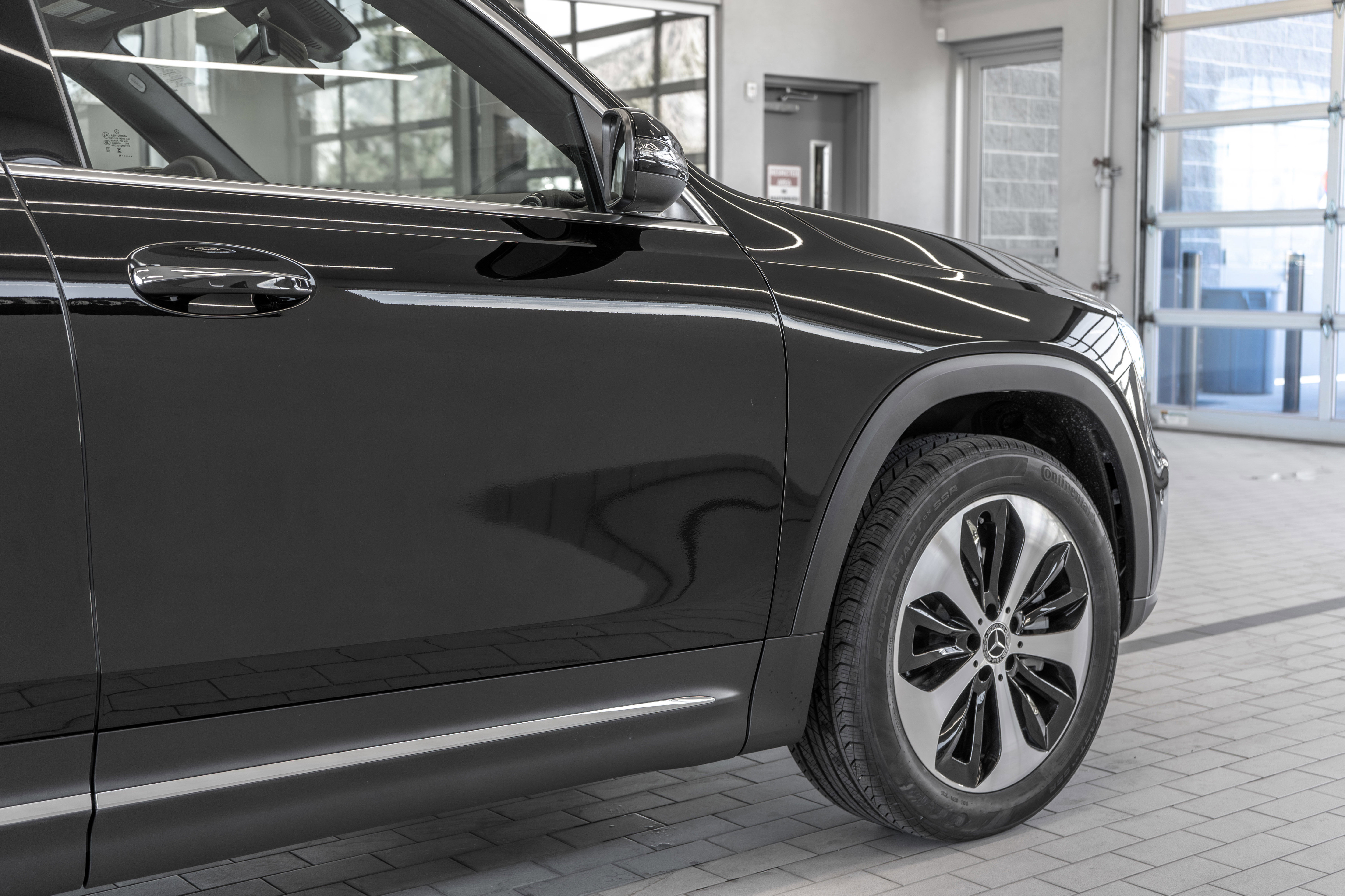 Used 2025 Mercedes-Benz GLB 250 image 31