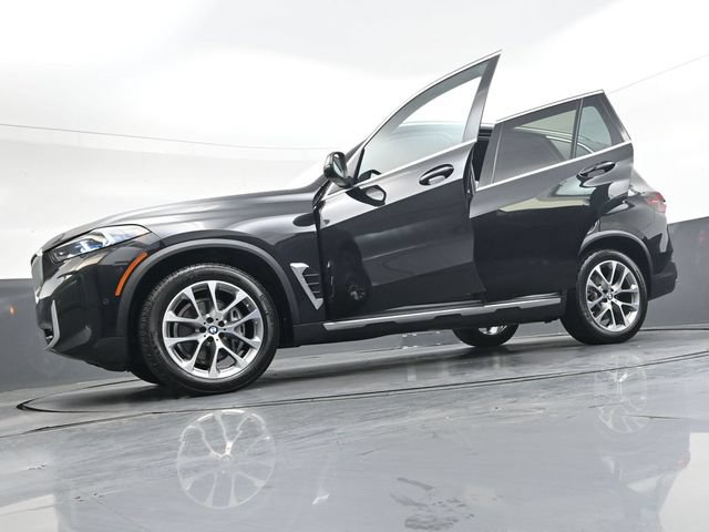 Certified 2024 BMW X5 xDrive40i w/ Premium Package AWD/4WD image 45