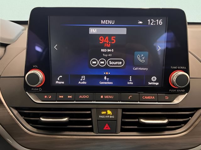 Used 2025 Nissan Altima 2.5 SV FWD image 13