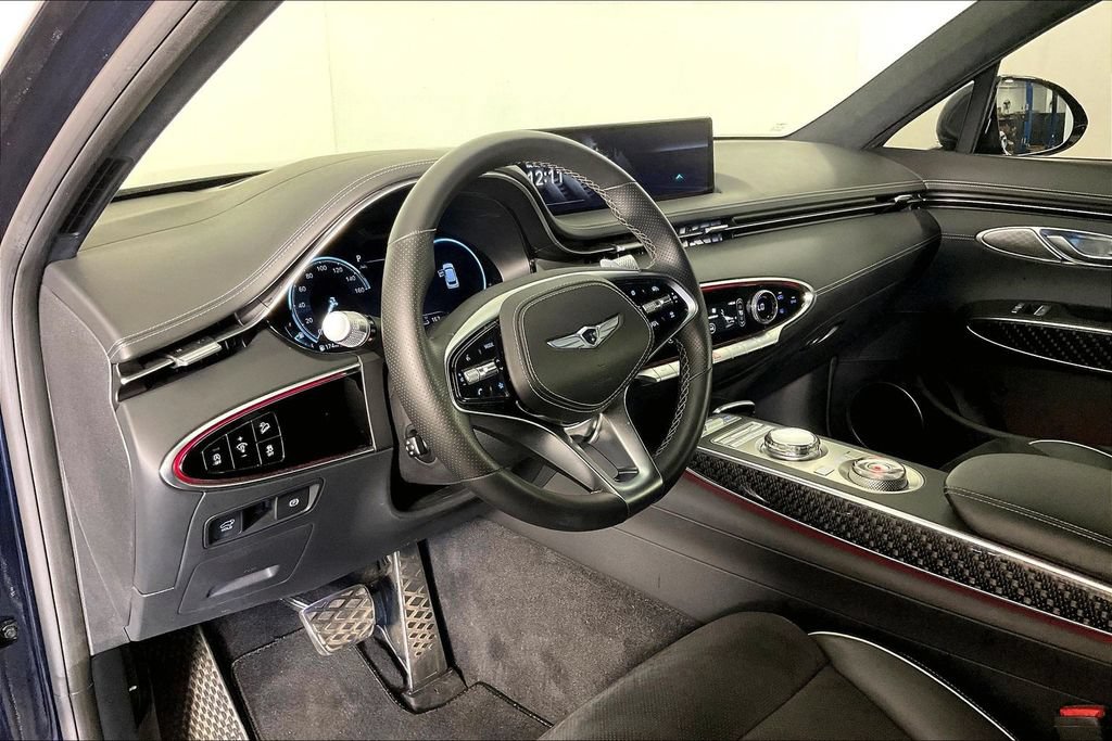Used 2022 Genesis GV70 3.5T Sport w/ Sport Prestige Package AWD/4WD image 16