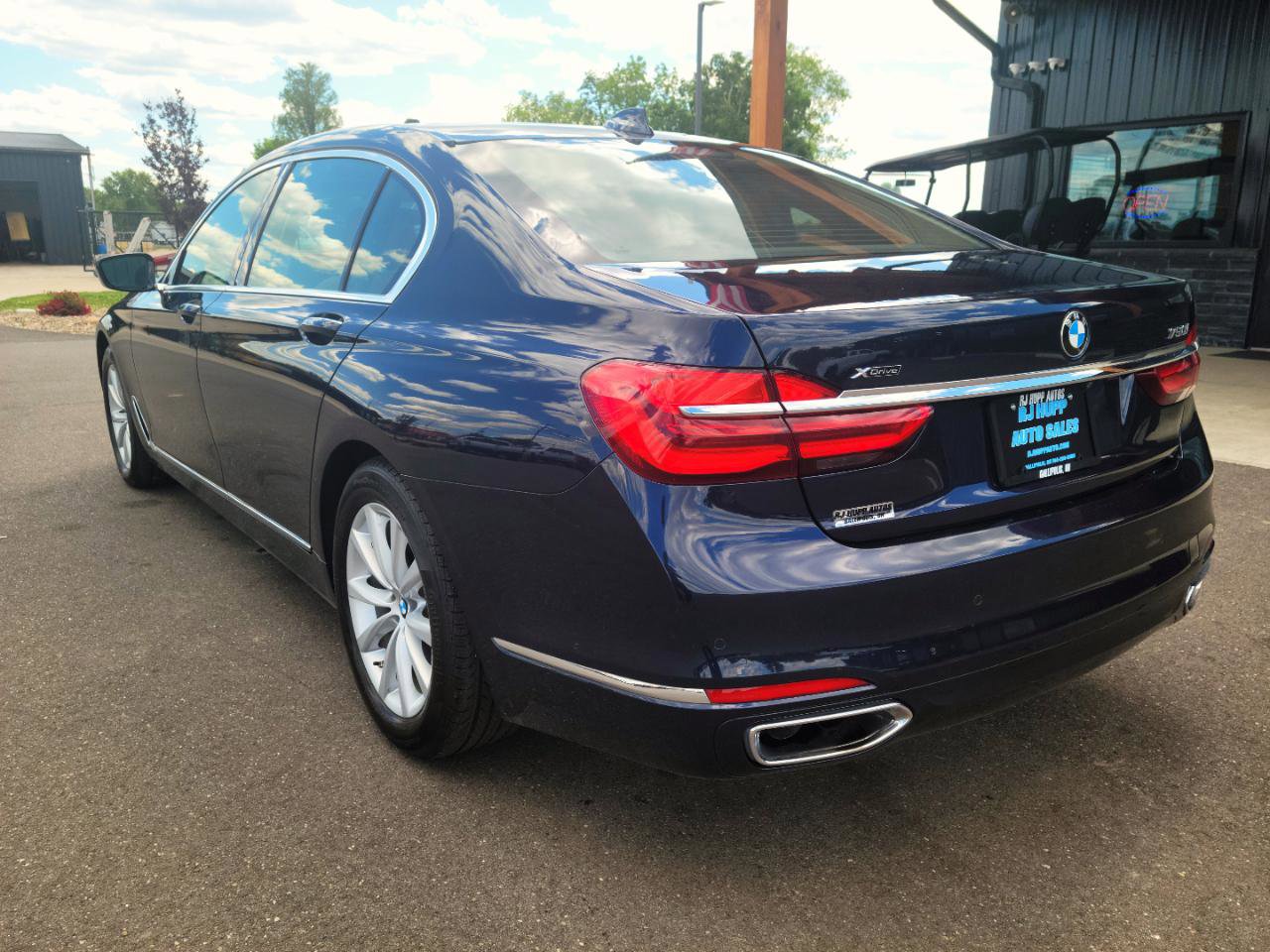 Used 2019 BMW 750i xDrive w/ Executive Package AWD/4WD image 6
