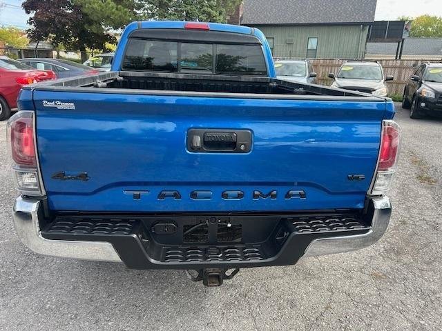 Used 2016 Toyota Tacoma SR5 w/ SR5 Appearance Package (SN) image 3