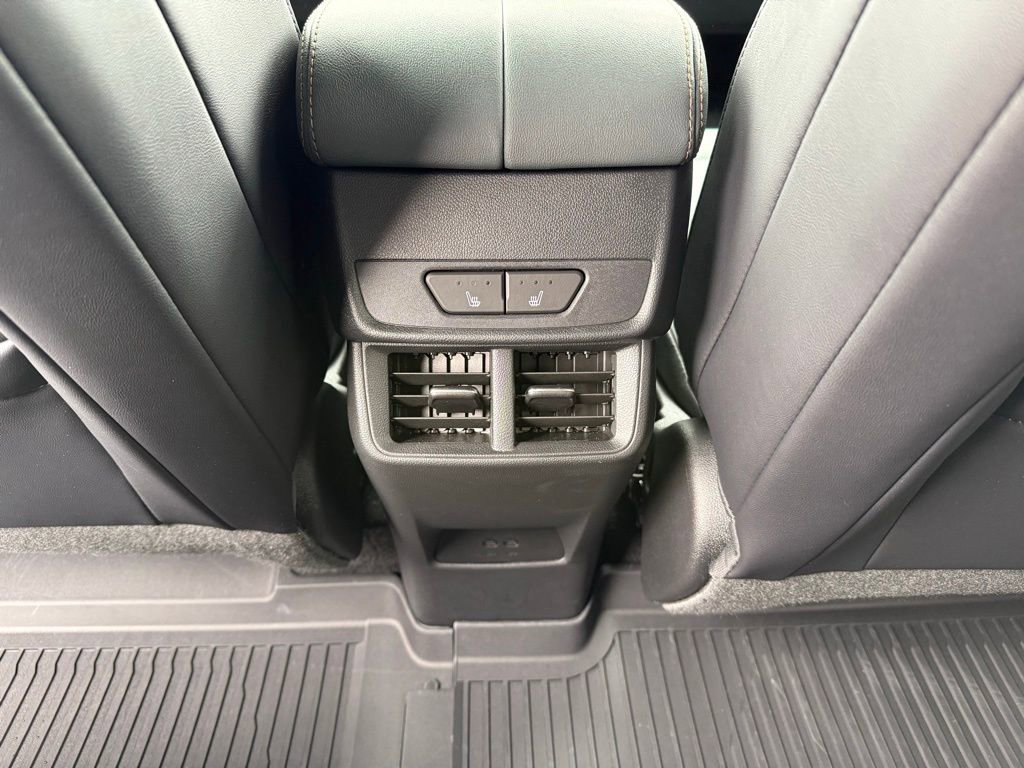 Used 2026 GMC Terrain AT4 w/ Convenience Package III image 21