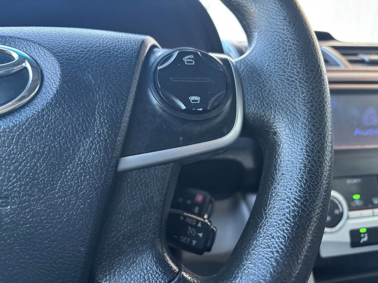 Used 2013 Toyota Camry LE image 11