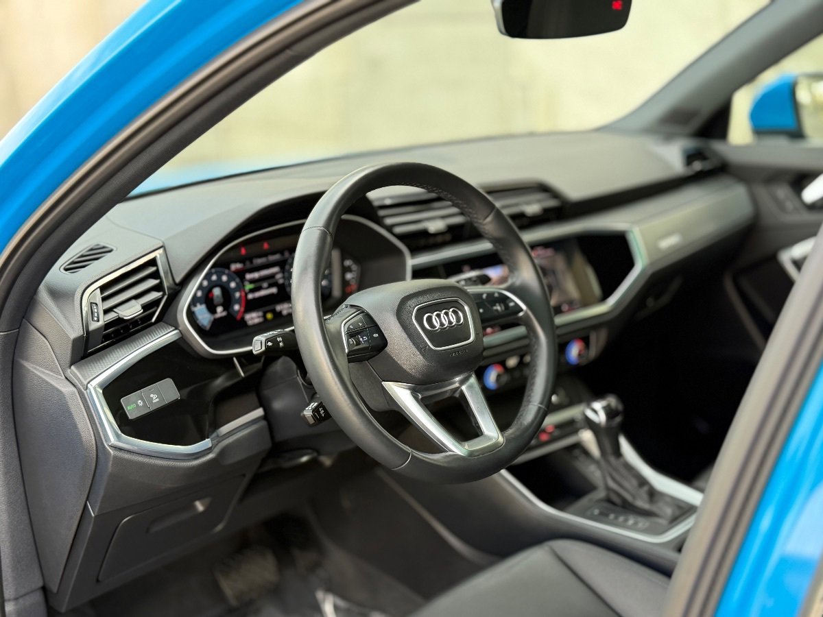 Used 2022 Audi Q3 2.0T Premium Plus w/ Premium Plus Package AWD/4WD image 18