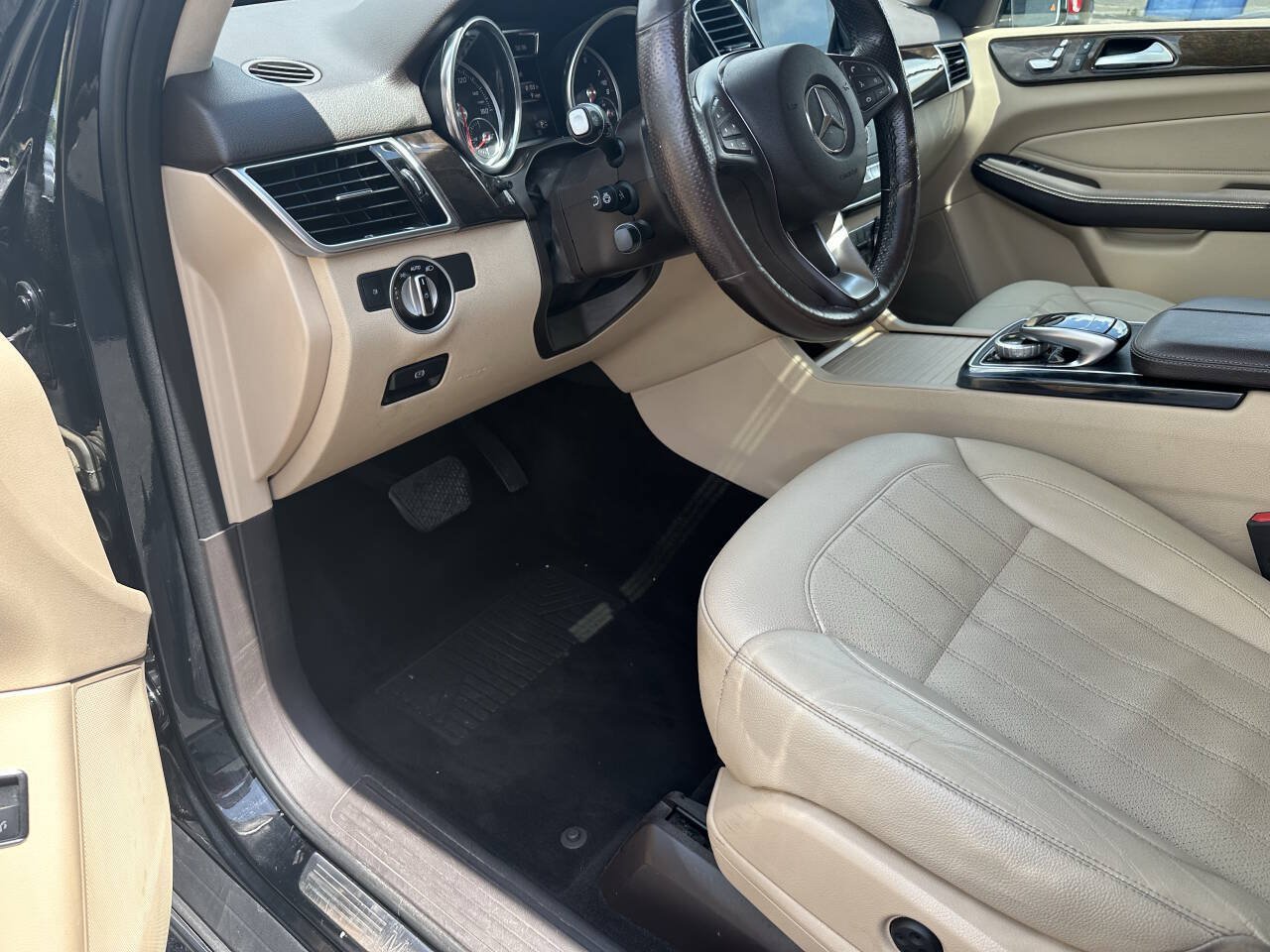 Used 2016 Mercedes-Benz GLE 350 4MATIC w/ Premium Package image 19