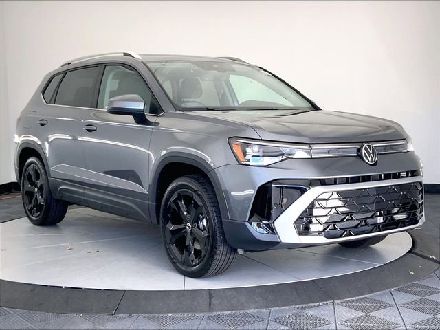 New 2026 Volkswagen Taos SEL image 1