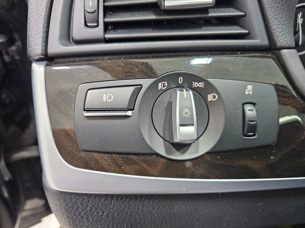 Used 2012 BMW 535i xDrive Sedan image 21