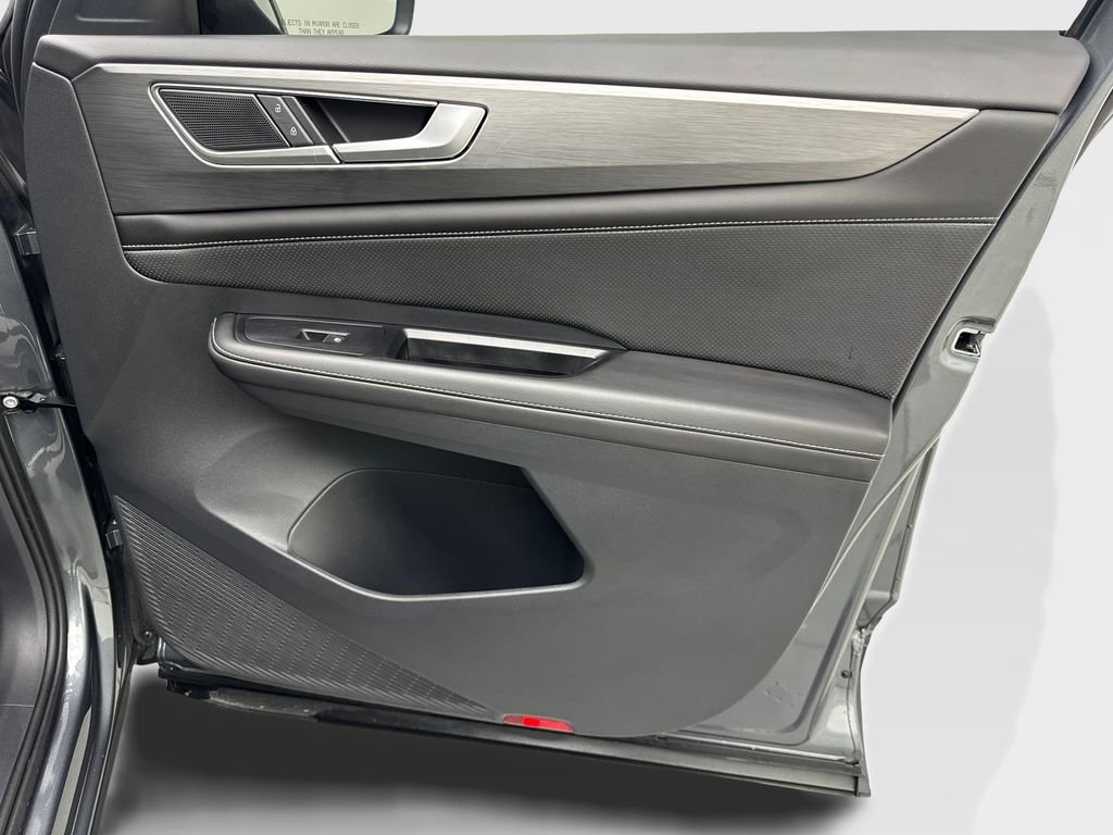 Used 2025 Volkswagen Atlas Cross Sport SE image 48