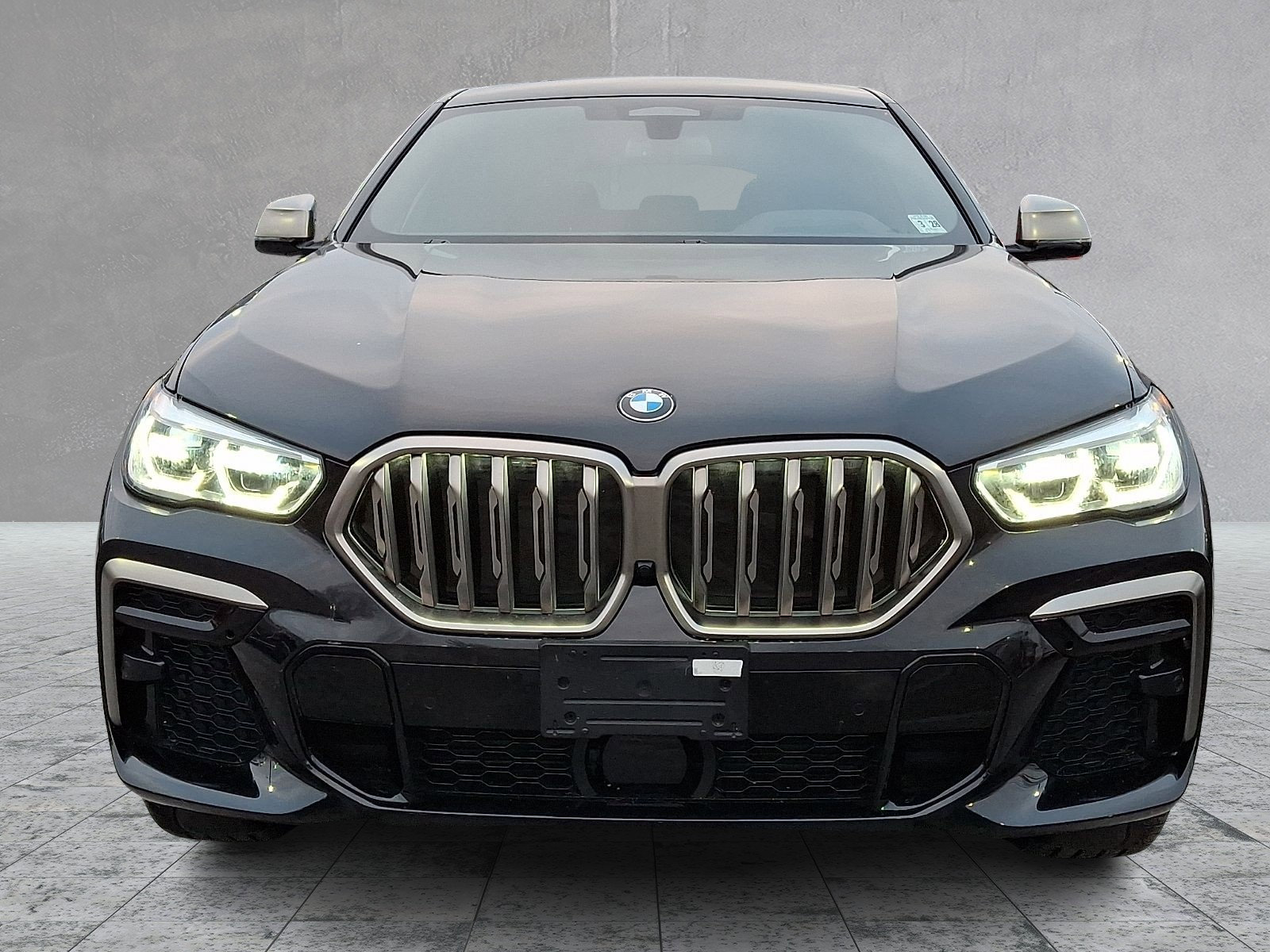Used 2023 BMW X6 M50i w/ Executive Package image 3