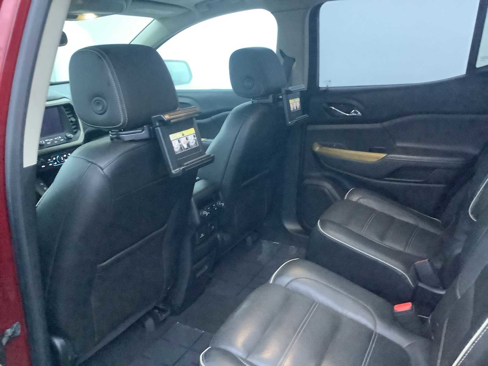 Used 2017 GMC Acadia Denali w/ Technology Package image 12