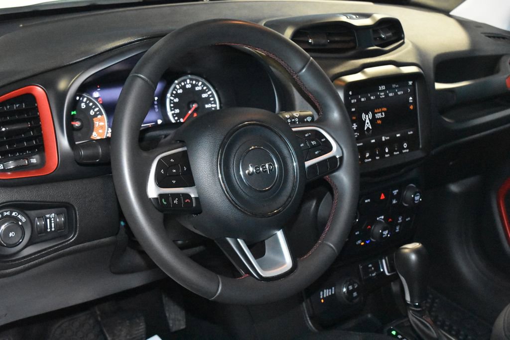 Used 2023 Jeep Renegade Trailhawk AWD/4WD image 2