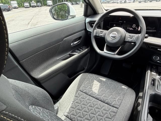 Certified 2025 Nissan Kicks SV AWD/4WD image 29