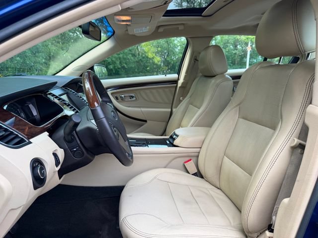 Used 2013 Ford Taurus Limited FWD image 21
