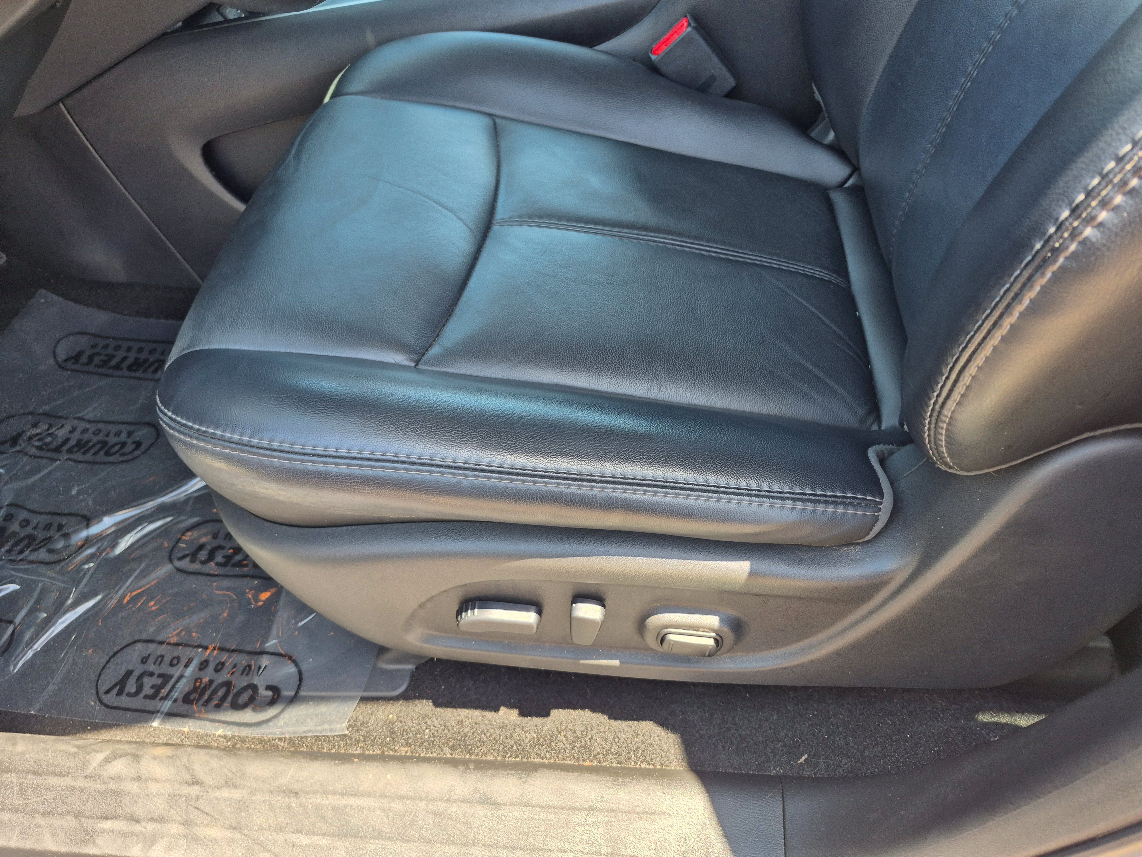 Used 2019 Nissan Pathfinder SL FWD image 22