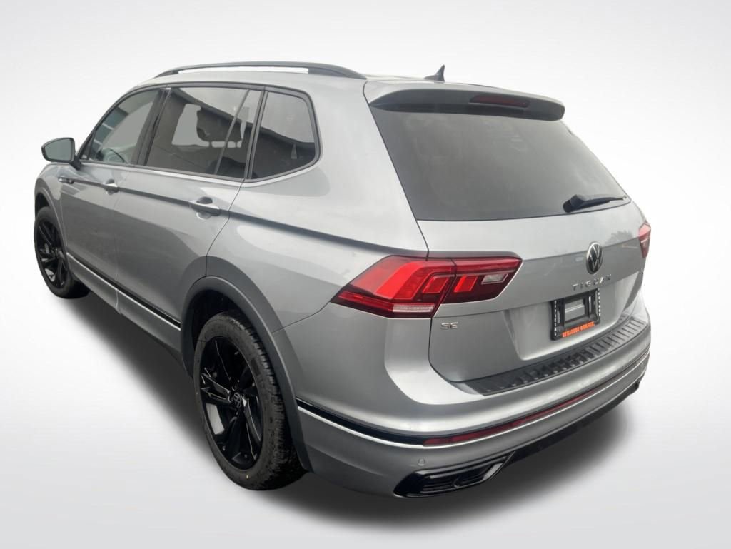 Used 2023 Volkswagen Tiguan SE R-Line AWD/4WD image 8