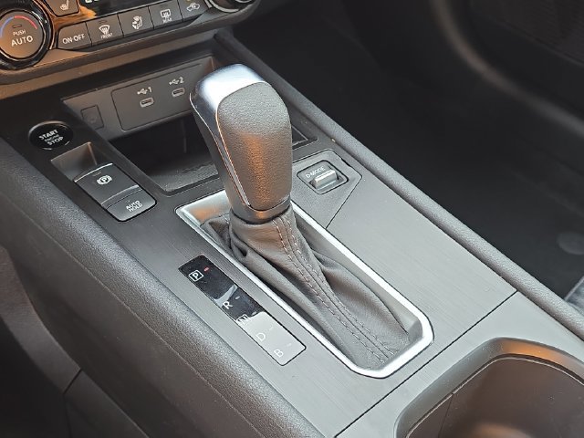 New 2026 Nissan Kicks SV w/ SV Premium Package FWD image 28