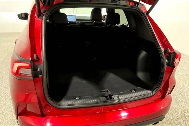 Used 2023 Ford Escape ST-Line Elite w/ Premium Technology Package image 40