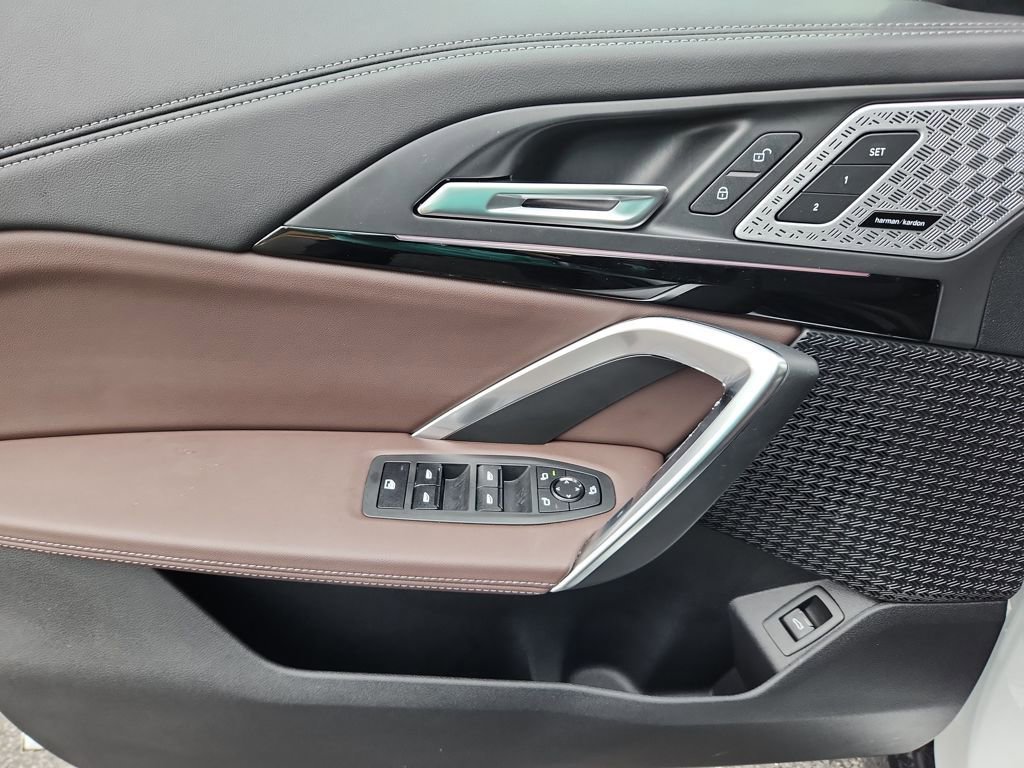 Used 2024 BMW X1 xDrive28i w/ Premium Package image 25