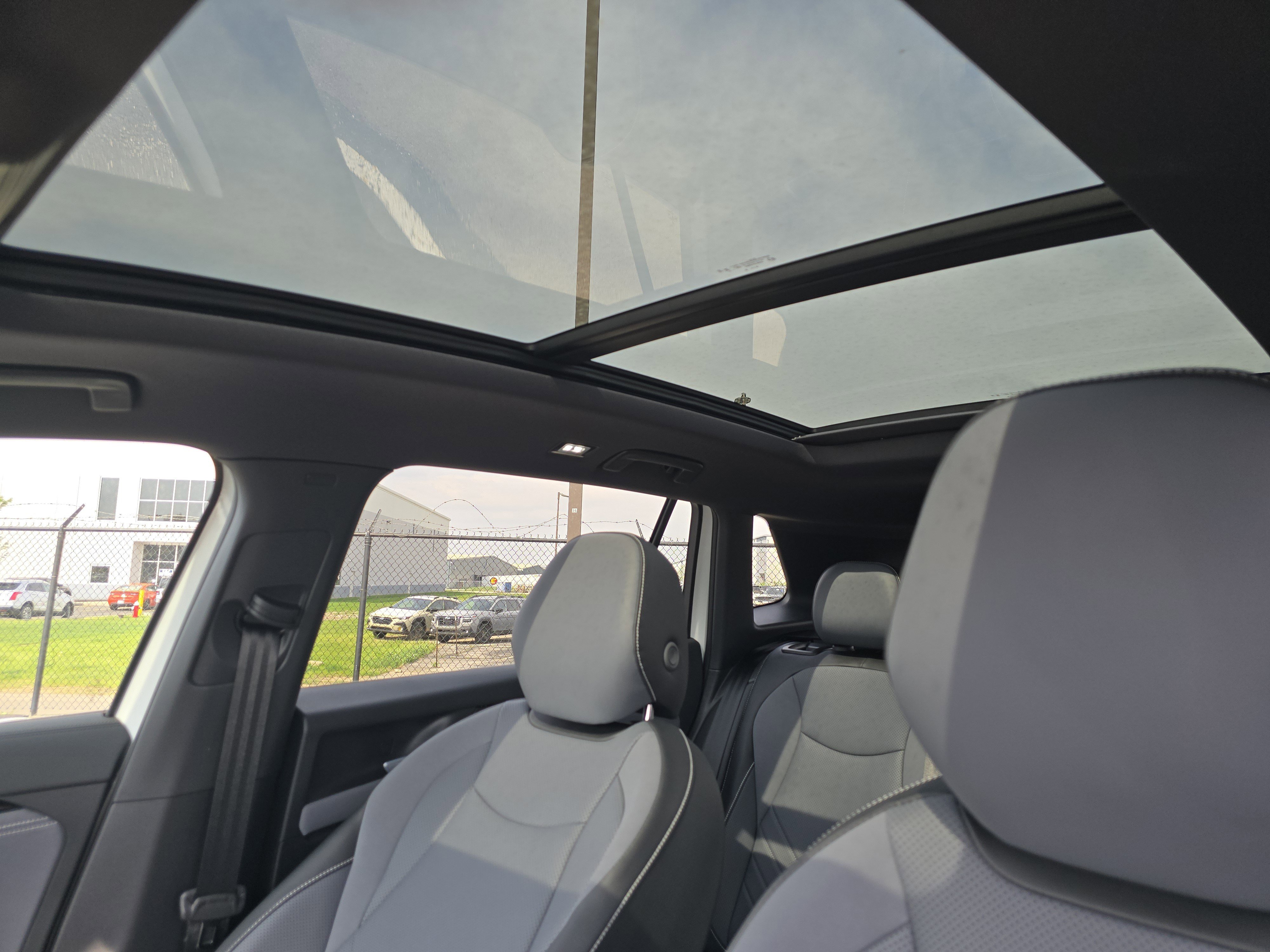 New 2026 Volkswagen Tiguan SE R-Line AWD/4WD image 9
