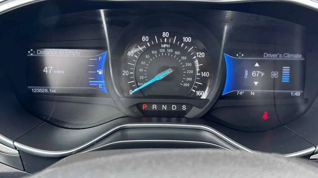 Used 2016 Ford Fusion SE FWD image 18