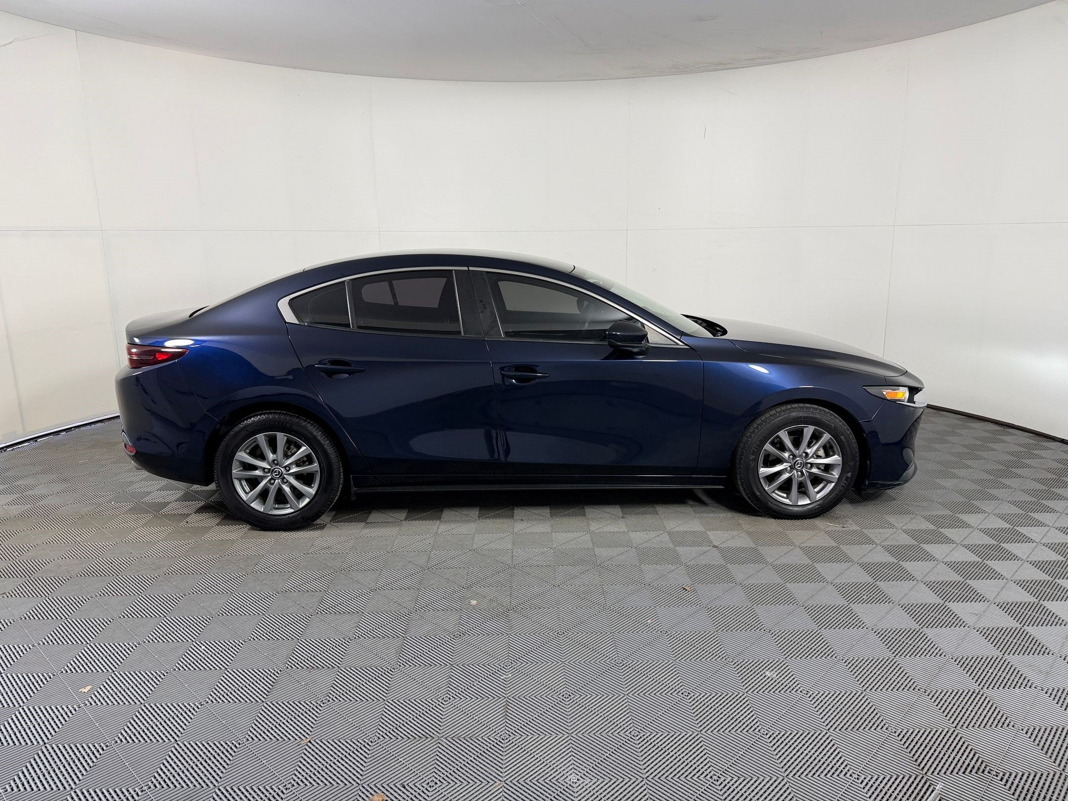 Used 2020 MAZDA MAZDA3 Sedan FWD image 8