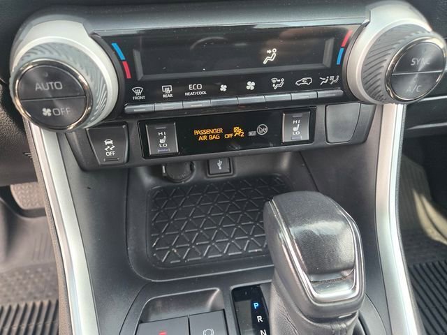 Used 2022 Toyota RAV4 XSE w/ XSE Grade Weather Package AWD/4WD image 17