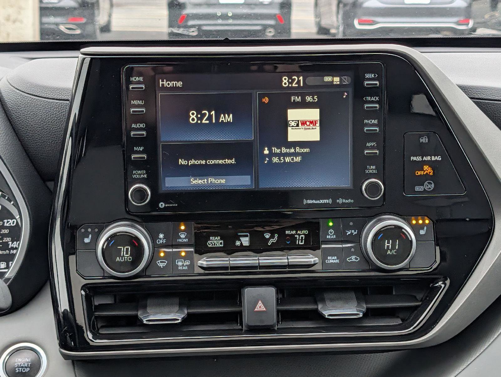 Used 2021 Toyota Highlander XLE image 16