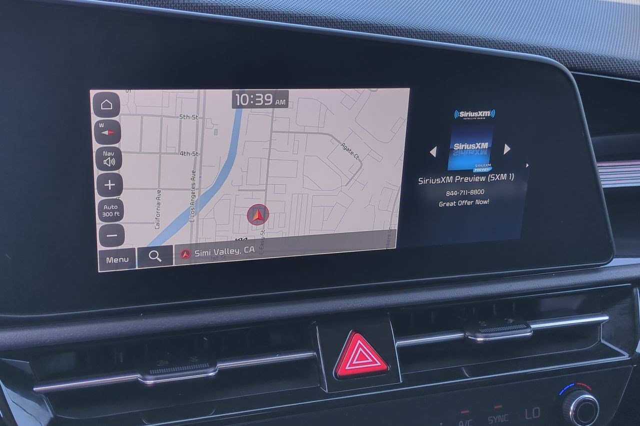 Certified 2023 Kia Niro SX Touring FWD image 17
