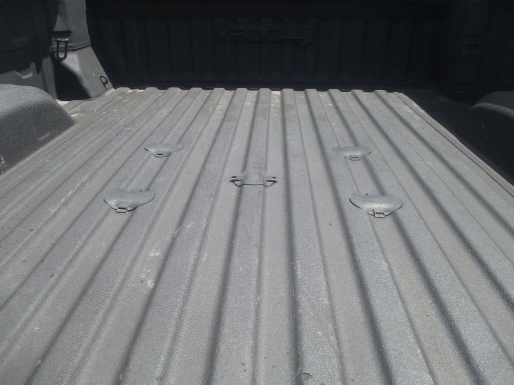 Used 2020 GMC Sierra 3500 AT4 w/ AT4 Premium Package AWD/4WD image 9