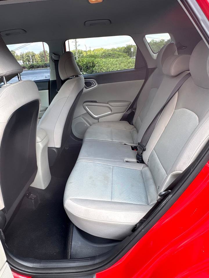 Used 2022 Kia Soul LX FWD image 13