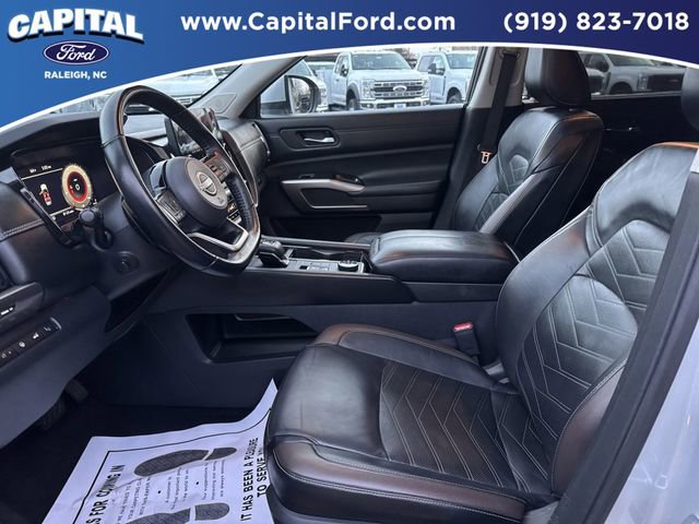 Used 2022 Nissan Pathfinder Platinum w/ Cargo Package AWD/4WD image 17