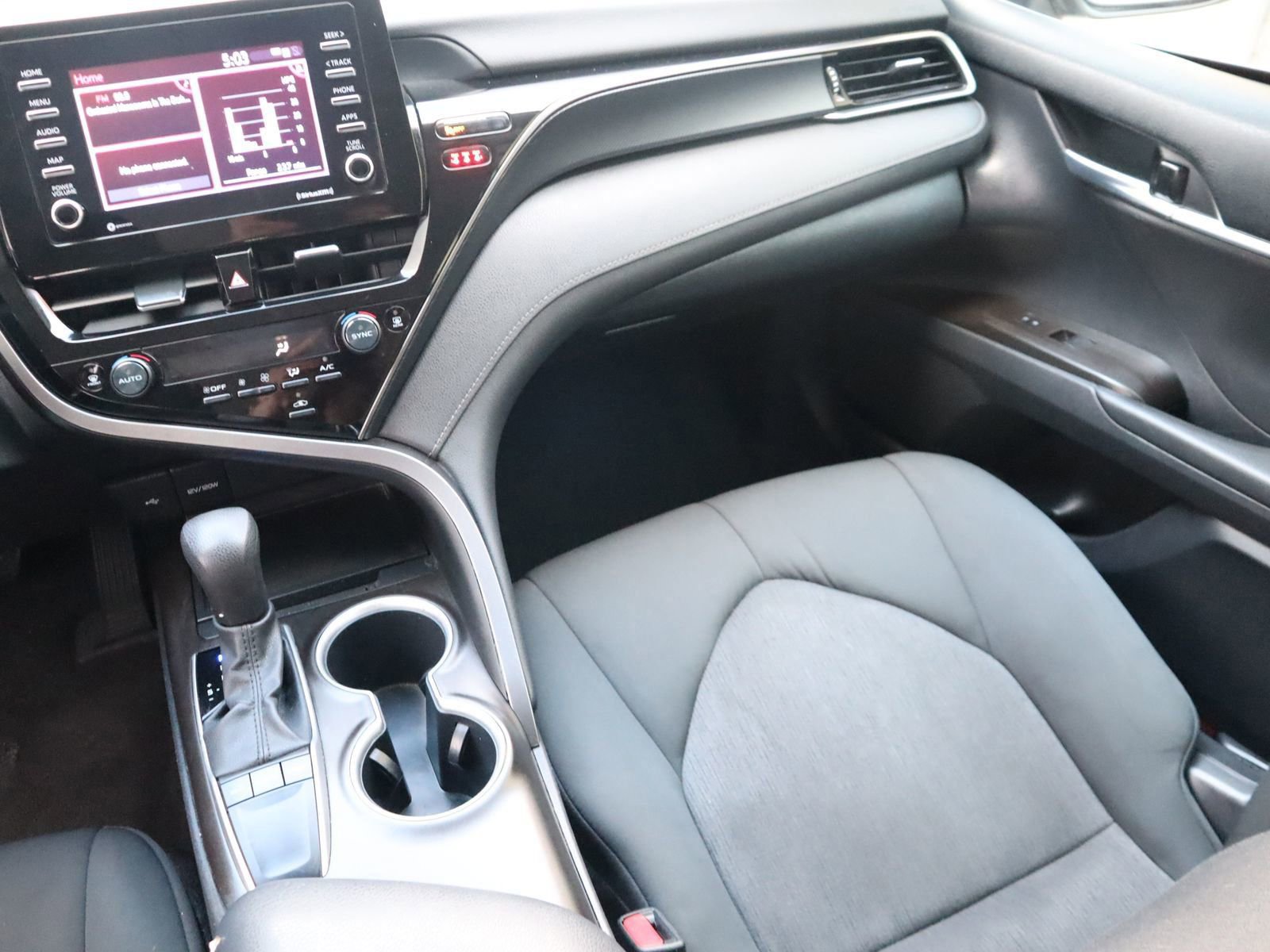 Used 2023 Toyota Camry LE image 34