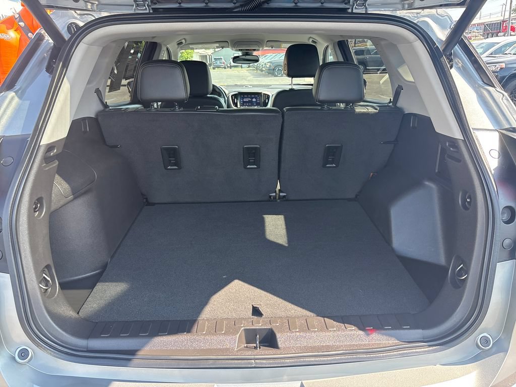 Used 2024 GMC Terrain SLT FWD image 9
