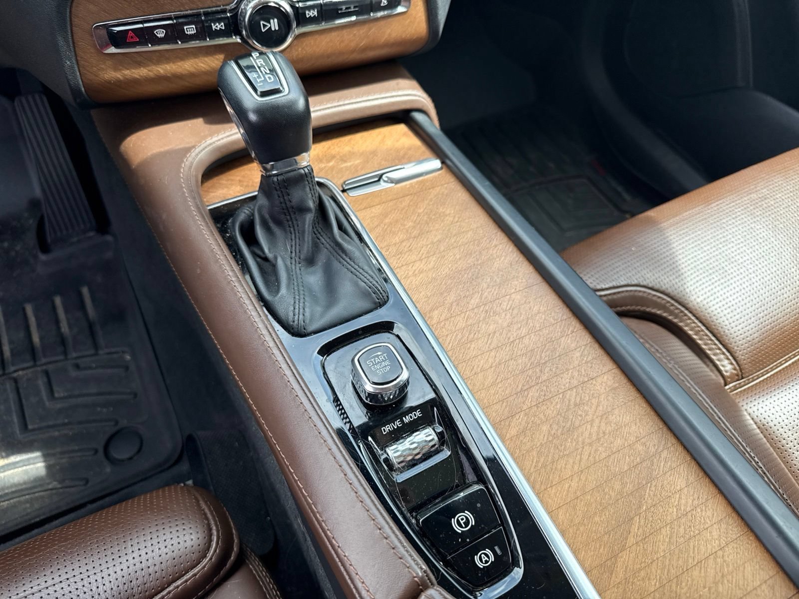 Used 2019 Volvo XC90 T6 Inscription w/ Protection Package Premier AWD/4WD image 17