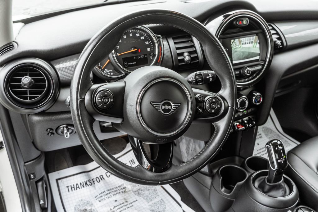 Used 2020 MINI Cooper 2-Door Hardtop image 8
