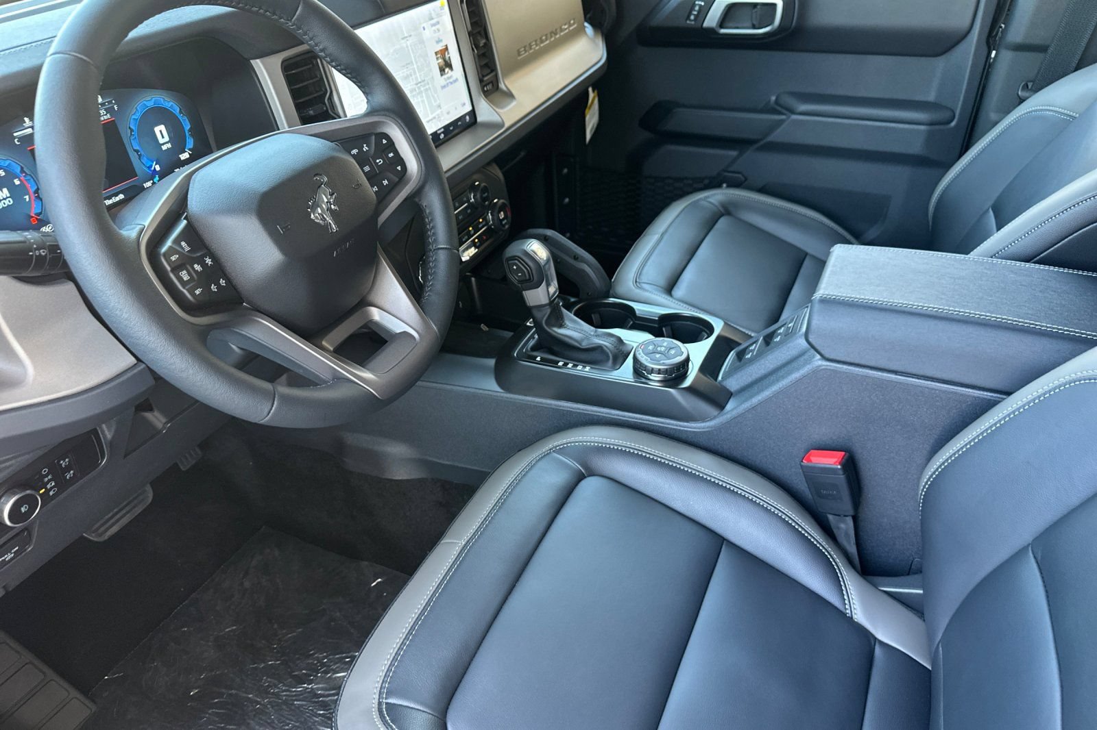 New 2026 Ford Bronco Outer Banks w/ Sasquatch Package AWD/4WD image 10